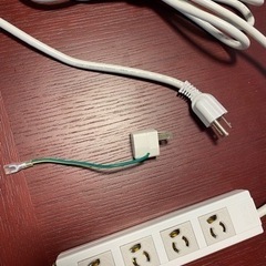 電源タップ マグネット付 抜け止めコンセント アース付きの画像