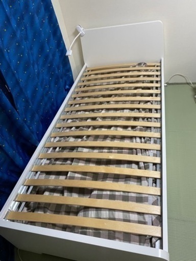 IKEA シングルベッド　内側に難あり