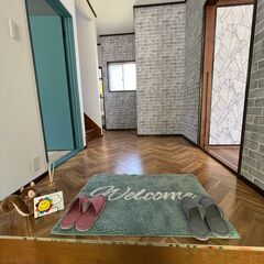 🌷初期費用約7万円+翌月日割家賃🌷 💰敷金、礼金ゼロ、フリーレント1か月（1か月分家賃無料）💰🏠庭付き4LDK戸建て🏠JR内房線 君津駅 車11分、JR内房線 木更津駅 車15分、木更津南IC 車5分、 コンビニ徒歩8分、スーパー 車6分、小学校徒歩8分、中学校徒歩6分、郵便局徒歩6分！保証会社必須、保証人不要！ 閑静な住宅街の戸建て物件！駐車場2台有。 ペット可能/大型犬、多頭飼い応談🐶リフォーム済・DIY可★千葉県木更津市大久保の賃貸★ − 千葉県