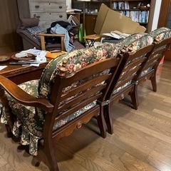 ３脚ソファの画像