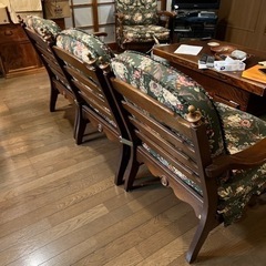 ３脚ソファの画像