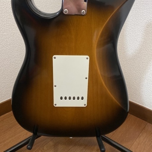Edwards E-SE-100M/LTストラトキャスター　ラッカーフィニッシュ