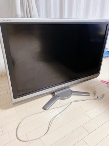 AQUOS 40インチ　液晶TV    世界の亀山モデル