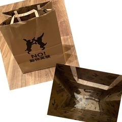 LUSH ショップ袋 2枚  1枚は角ギスありの画像