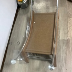 ガラステーブルの画像