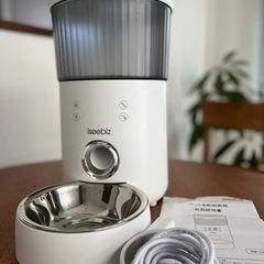 ペット用自動給餌器。ほぼ新品です。の画像