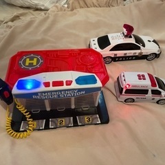 緊急車両セット　パトカー　救急車　おもちゃ　車　ベビー　トミカ　...