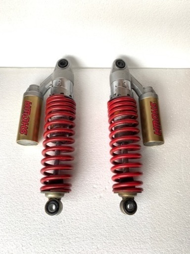 SHOWA製　リアサスペンション