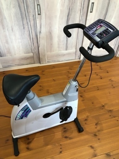 コンビ　エアロバイク　EZ101 使用少なめ