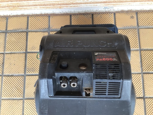 日立エアーコンプレッサー　エアーパンチ　DIY エアーツール　タイヤ交換　空気入れ