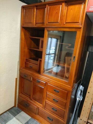 上下2段の茶箪笥、水屋、アンティークの棚