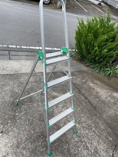 アルミ合金製上枠付き専用脚立　軽作業用