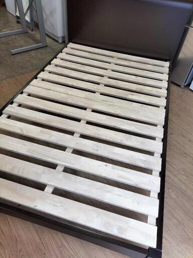 セミダブルベッド（マットレス無し）枠のみ