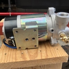 水ポンプですよ　新品ですよ24Vですの画像