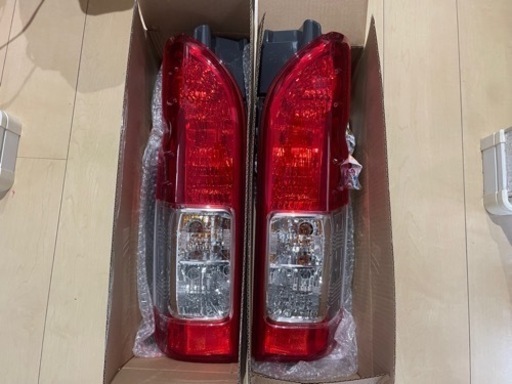 【新車外し】ハイエース純正テールランプ200型6型スーパーGL