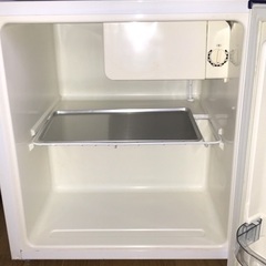 1人用冷蔵庫譲ります。商談中の画像
