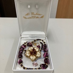 【お取引中】天然貝ネックレス・イアリング・ブローチ