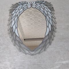 壁掛けミラー 少し大きめ