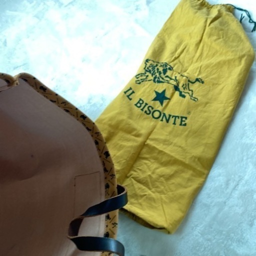 イルビゾンテ⭐︎機能的バッグ！IL BISONTE  トートバッグ