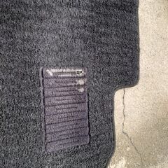 中古　純正フロアマット一式　SCP90　ヴィッツ　値段交渉可の画像