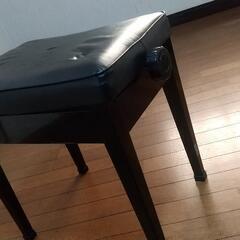 ピアノの椅子