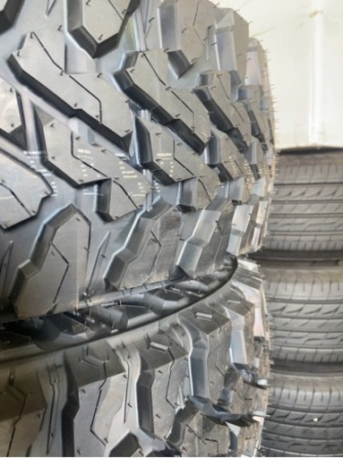 新品タイヤ31×10.50R15・ミッキートンプソンアルミホイール4本セット