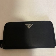 プラダ　長財布　ブラック