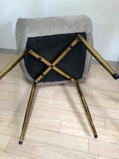 椅子　ダイニングチェア　高級感　ゴールド　ベージュ