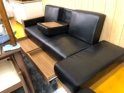 【リサイクルサービス八光　田上店　配達・設置OK】DORIS ドリス ソファーベッド シングル 収納 引き出し スツール テーブル付き レザー ブラック ナトゥーラ