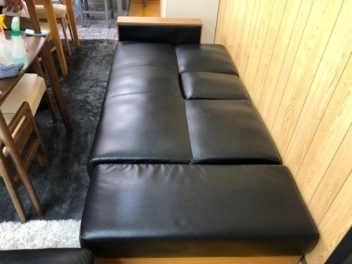 【リサイクルサービス八光　田上店　配達・設置OK】DORIS ドリス ソファーベッド シングル 収納 引き出し スツール テーブル付き レザー ブラック ナトゥーラ
