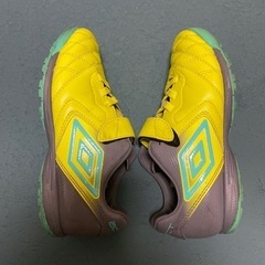 umbro 子供　サッカー　トレーニングシューズ　サイズ19cmの画像