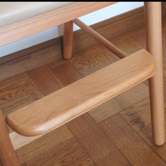 【未使用品】ナチュラル　キッズチェア　アルダー　無垢　北欧の画像