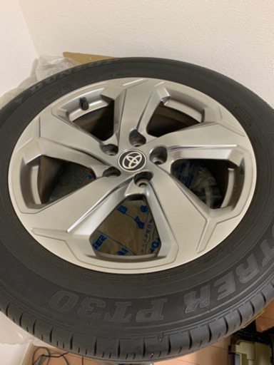 ［美品］タイヤ　RAV4純正　Gグレード　18インチ　ホイールタイヤ4本セット 中古 RAV4純正 後期 Gグレード 18インチ 7J ET35 5H PCD114 アルミ 