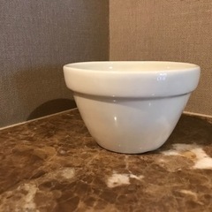 お値下げしました　白いボール(陶器)の画像