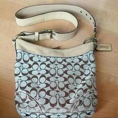 COACH　コーチ ショルダーバッグ　斜め掛け　シグネチャー