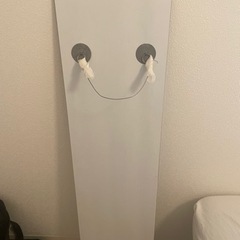 【無料】全身鏡　壁掛け　IKEAの画像