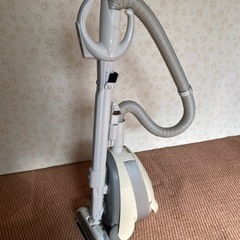 サンヨー　掃除機　ゴミパック不要タイプの画像