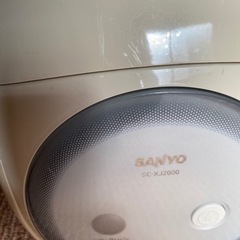 サンヨー　掃除機　ゴミパック不要タイプの画像