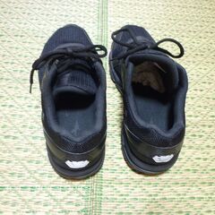 【値下げしました】ミズノ★スポーツシューズ　25.5cmの画像