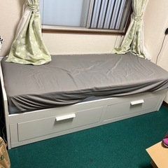 IKEAのスライド式のベッド