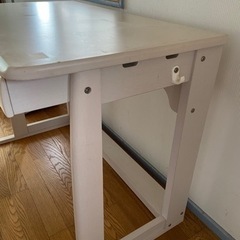 学習机　ホワイトの画像