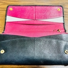 PRADAの財布の画像