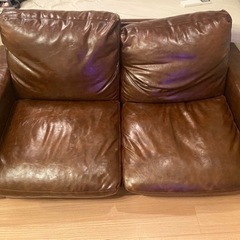 皮のソファーの画像