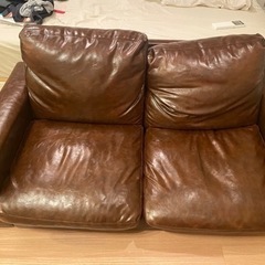 皮のソファーの画像