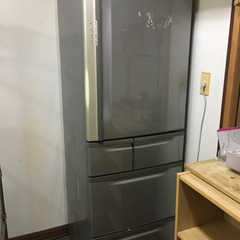 冷蔵庫差し上げます