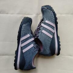 アディダス　スニーカー
　24.5cm
の画像
