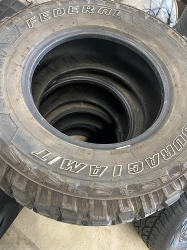 中古タイヤ　285/70R17