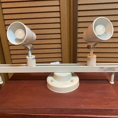 KOIZUMI ライティングダクト スポットライトのオマケ付きの画像