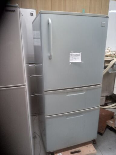 東芝よく冷える冷蔵庫別館においてます