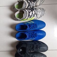 アディダスジュニアサッカースパイク&トレーニングシューズ